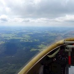 Flugwegposition um 12:11:16: Aufgenommen in der Nähe von Okres Český Krumlov, Tschechien in 2136 Meter